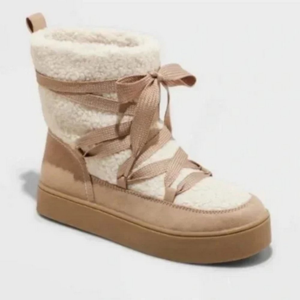 Universal Thread Beige and Tan Lace-Up Ankle Boots